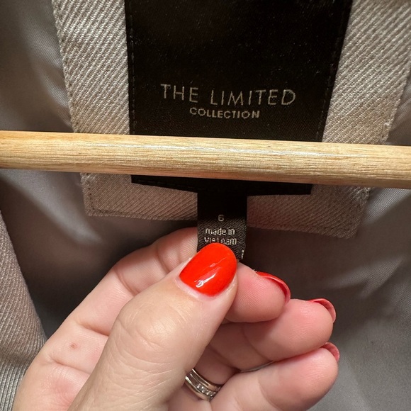 The Limited Women's Cream Blazer - Picture 3 of 4